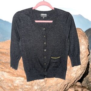 Brooklyn Industries Nerdy Button Sweater Gray 3/4
Sleeve Size Medium